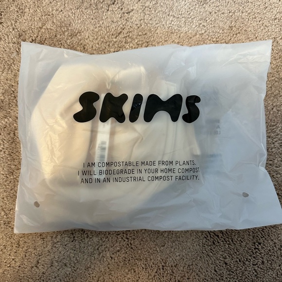 SKIMS Other - skims fits everybody high apex bra